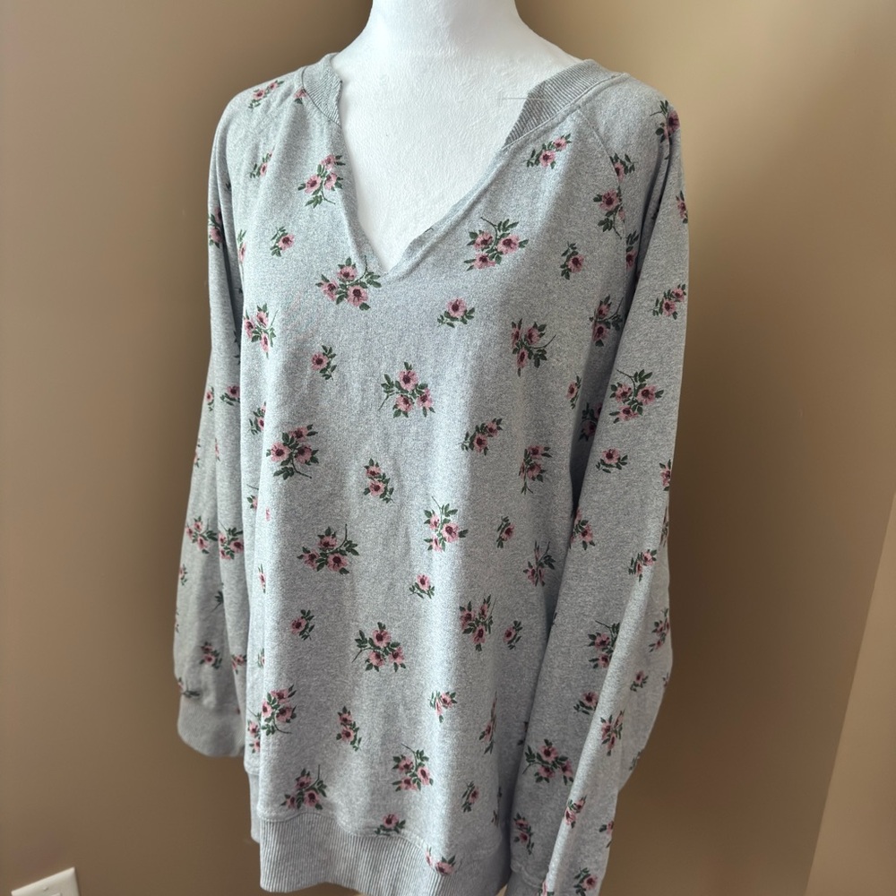 Women's Gray Floral V-Neck Pullover Sweatshirt